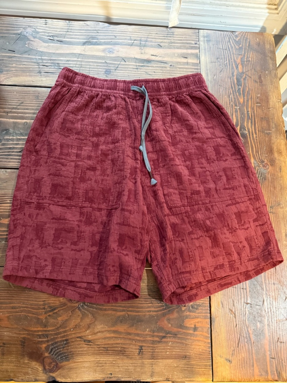 Men's Athletic Drawstring Shorts in Deep Maroon